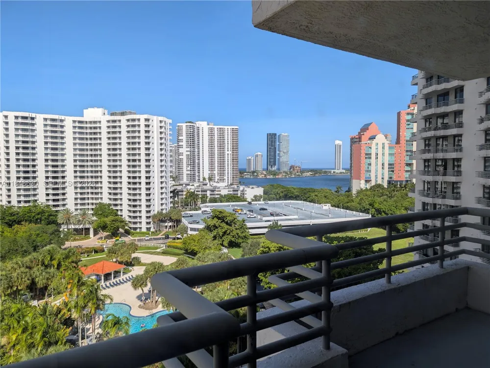 3300 NE 191 st #1207 Aventura, FL 33180