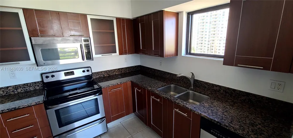 3300 NE 191 st #1207 Aventura, FL 33180
