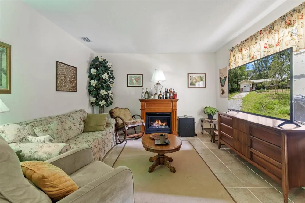 516 S TUCK POINT Inverness, FL 34450