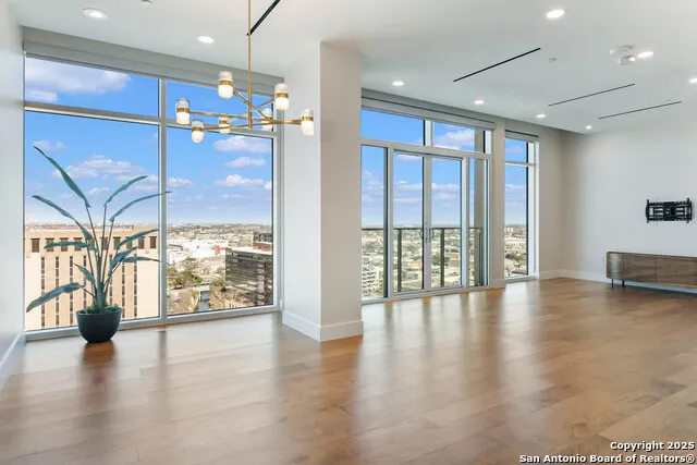123 Lexington #1602 San Antonio, TX 78205