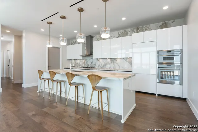 123 Lexington #1602 San Antonio, TX 78205