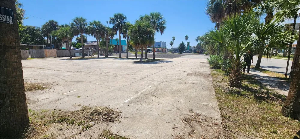 E INTERNATIONAL SPEEDWAY BOULEVARD Daytona Beach, FL 32118
