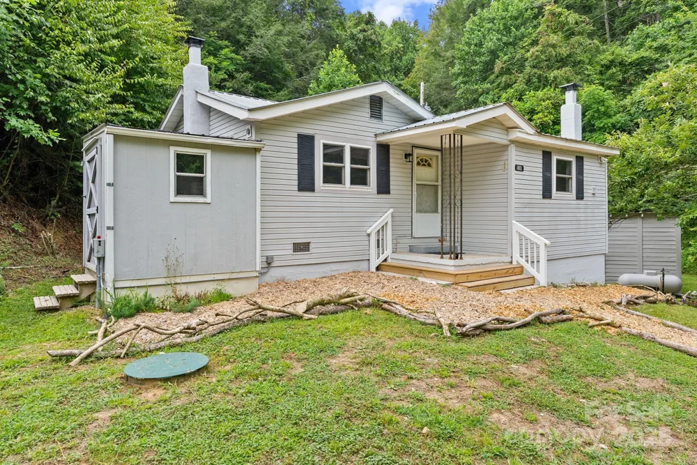 530 Rebel Ridge Road Marshall, NC 28753