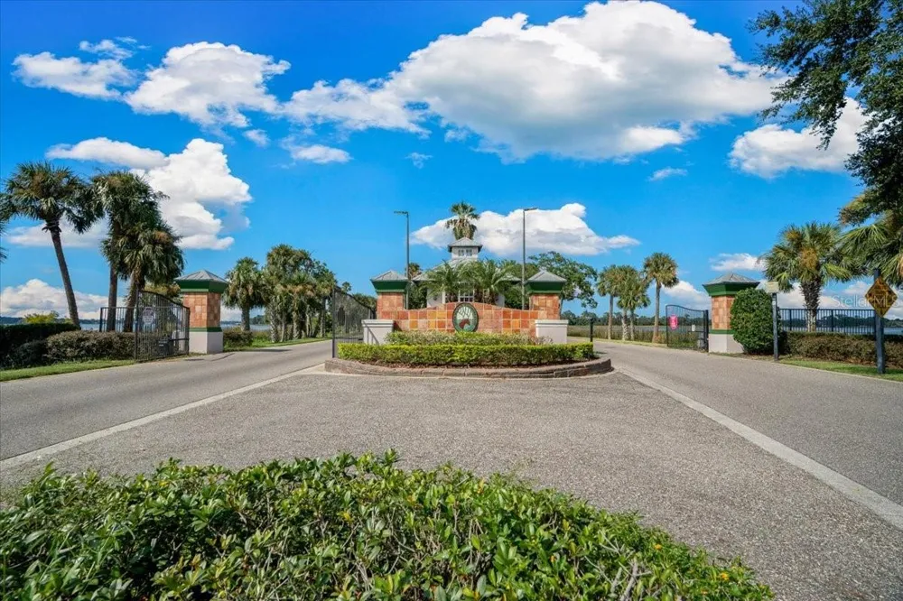 LIVE OAK DRIVE Tavares, FL 32778