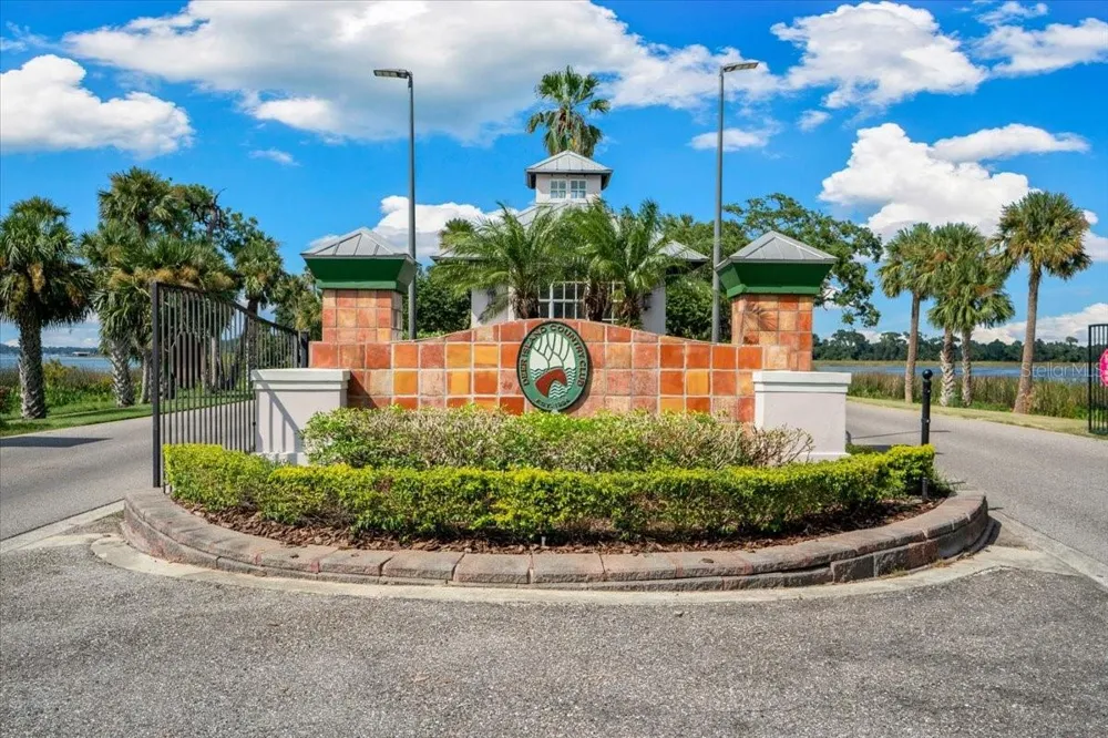 LIVE OAK DRIVE Tavares, FL 32778