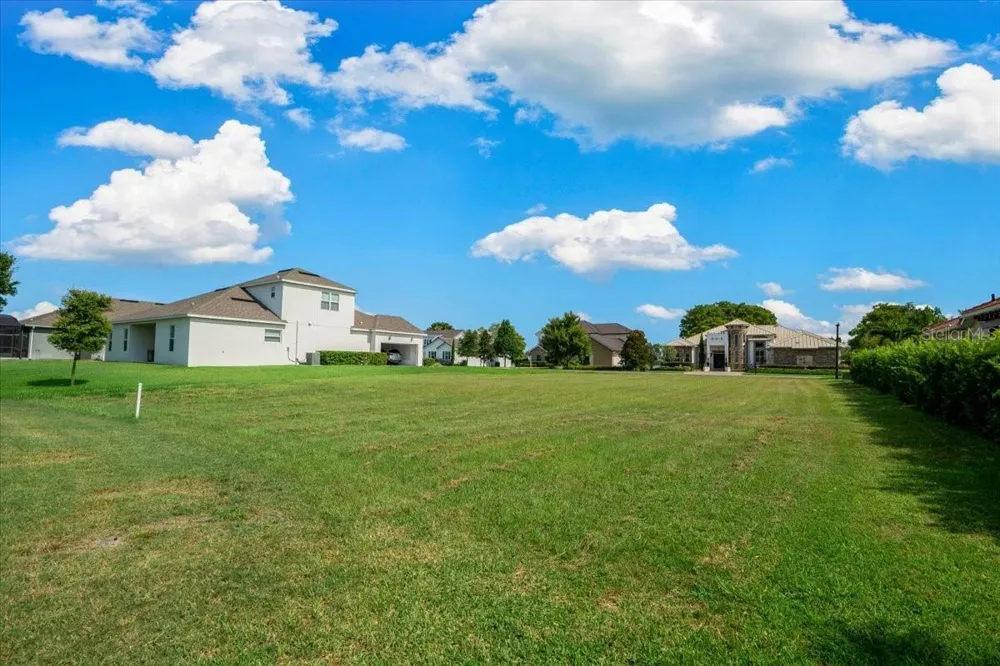 LIVE OAK DRIVE Tavares, FL 32778
