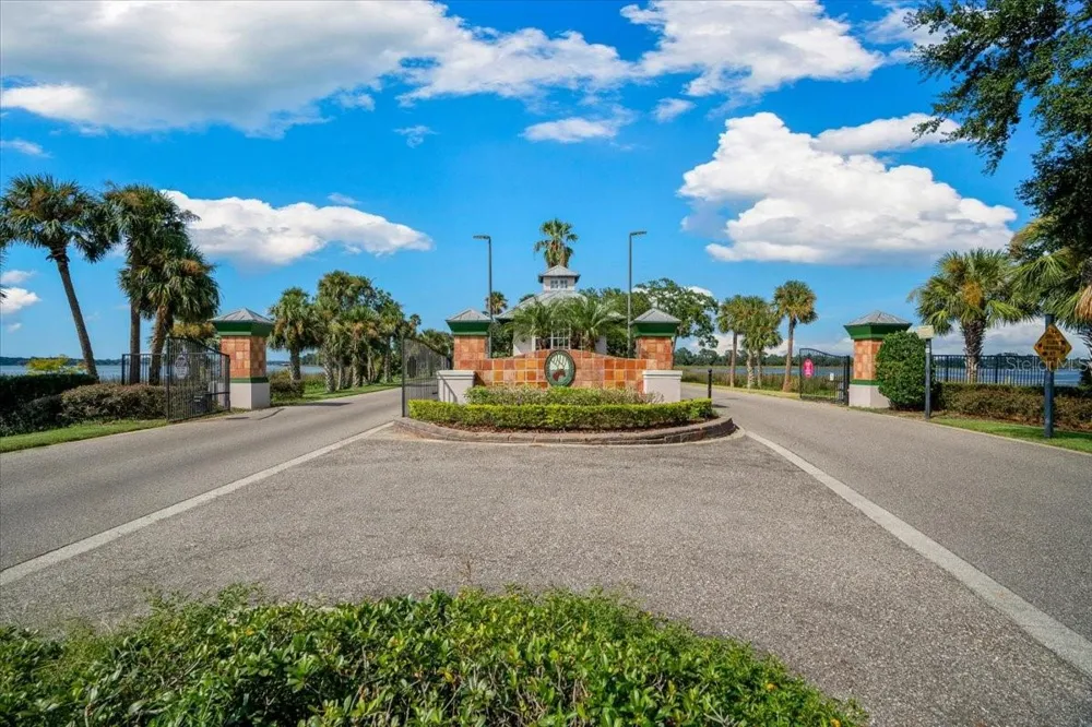 LIVE OAK DRIVE Tavares, FL 32778