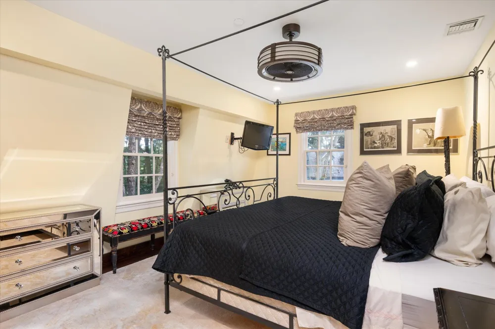 4 Clock Tower Lane Old Westbury, NY 11568