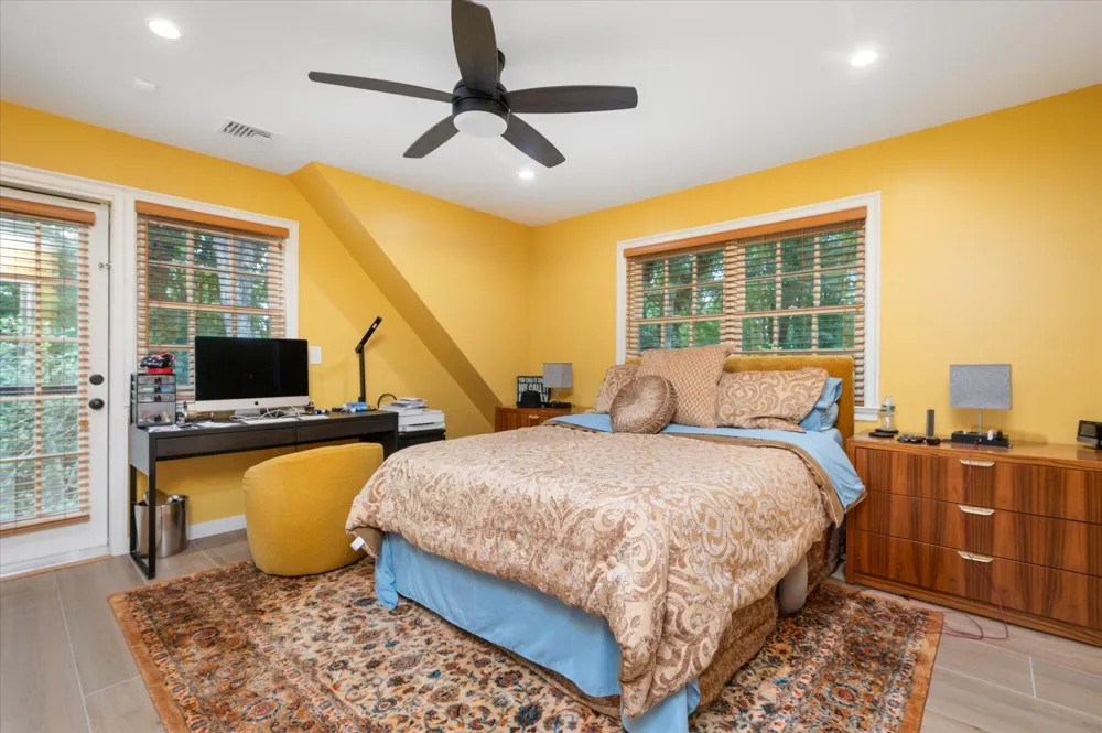 4 Clock Tower Lane Old Westbury, NY 11568