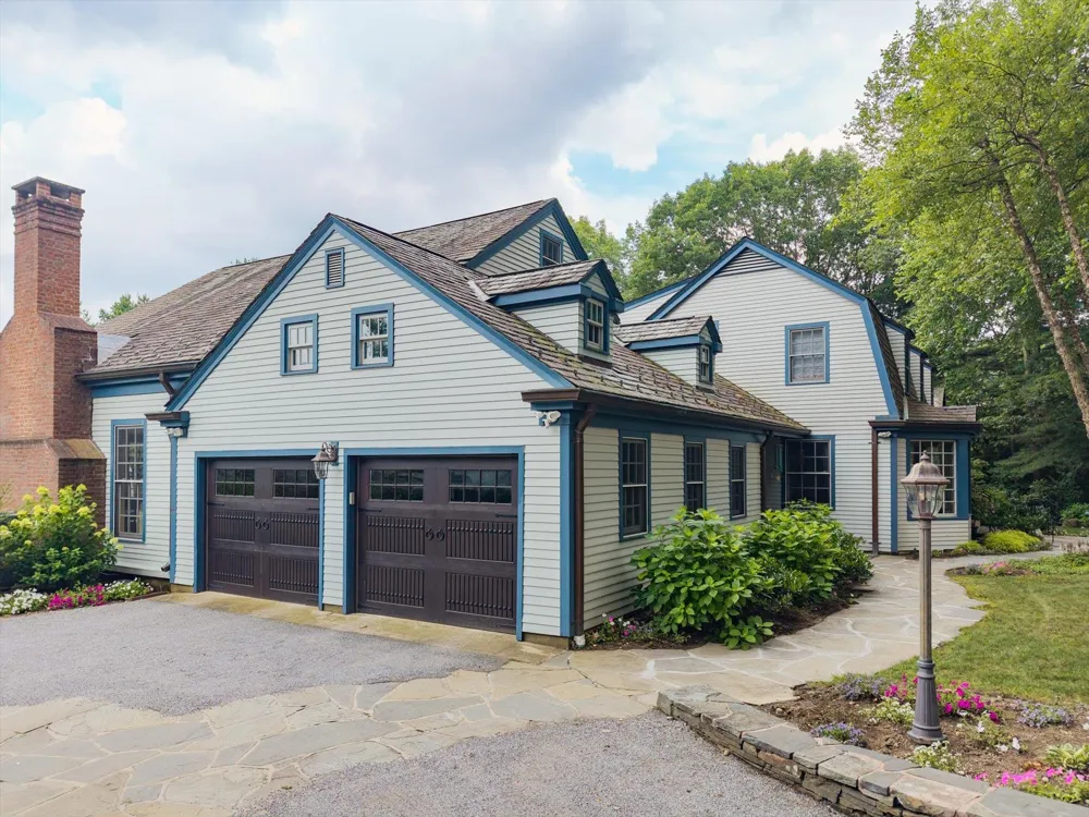 4 Clock Tower Lane Old Westbury, NY 11568
