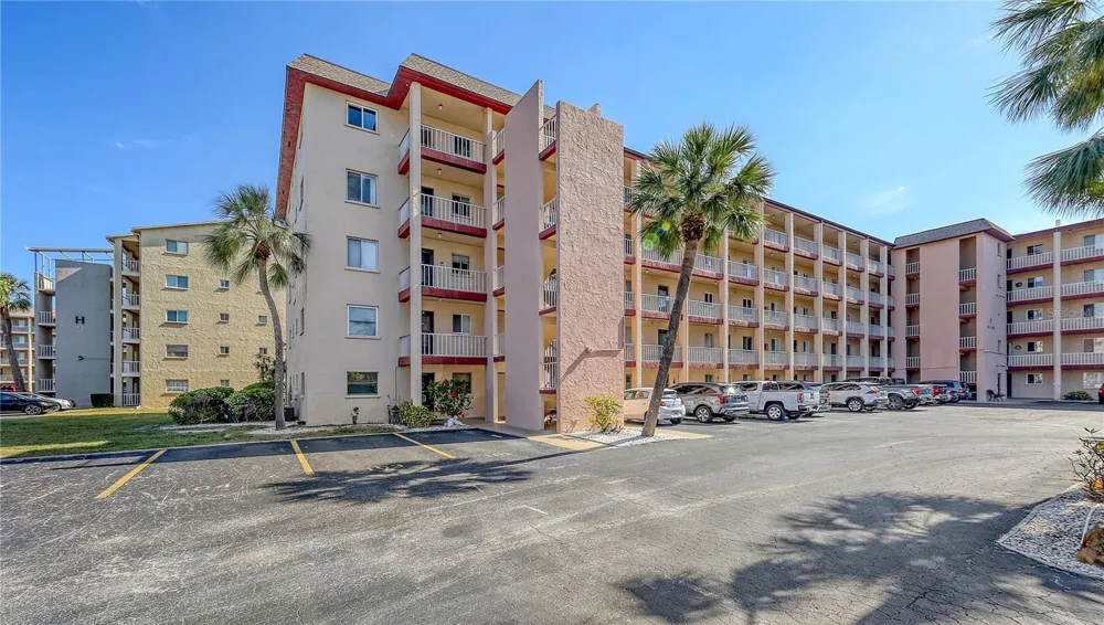 3845 LAKE BAYSHORE DRIVE #F103 Bradenton, FL 34205