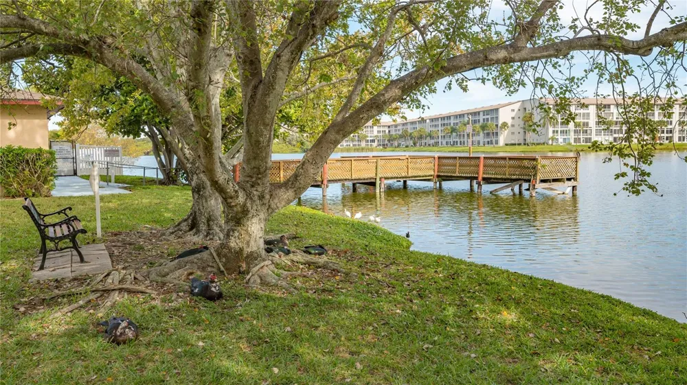 3845 LAKE BAYSHORE DRIVE #F103 Bradenton, FL 34205
