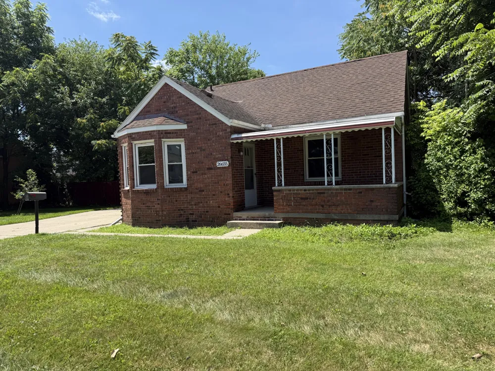 26655 Rosewood Street Roseville, MI 48066