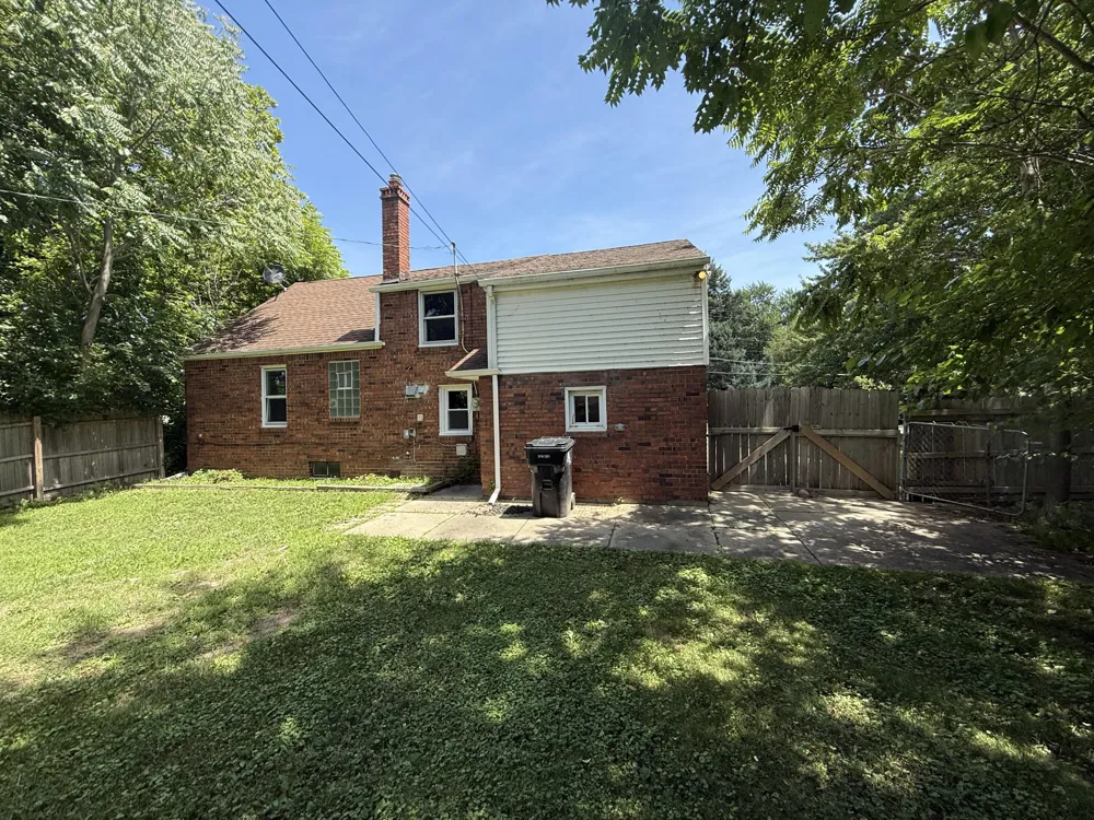 26655 Rosewood Street Roseville, MI 48066