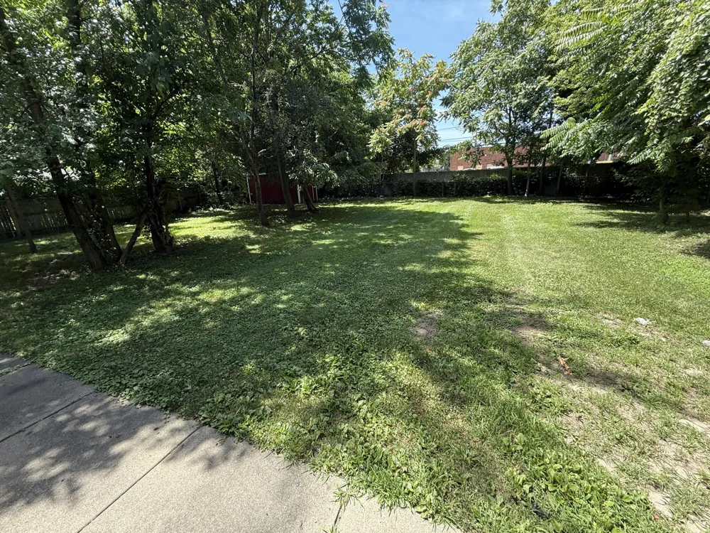 26655 Rosewood Street Roseville, MI 48066