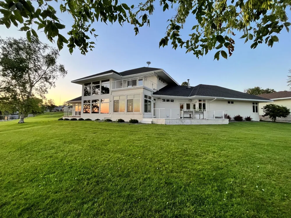553 Lake Street Sauk Centre, MN 56378