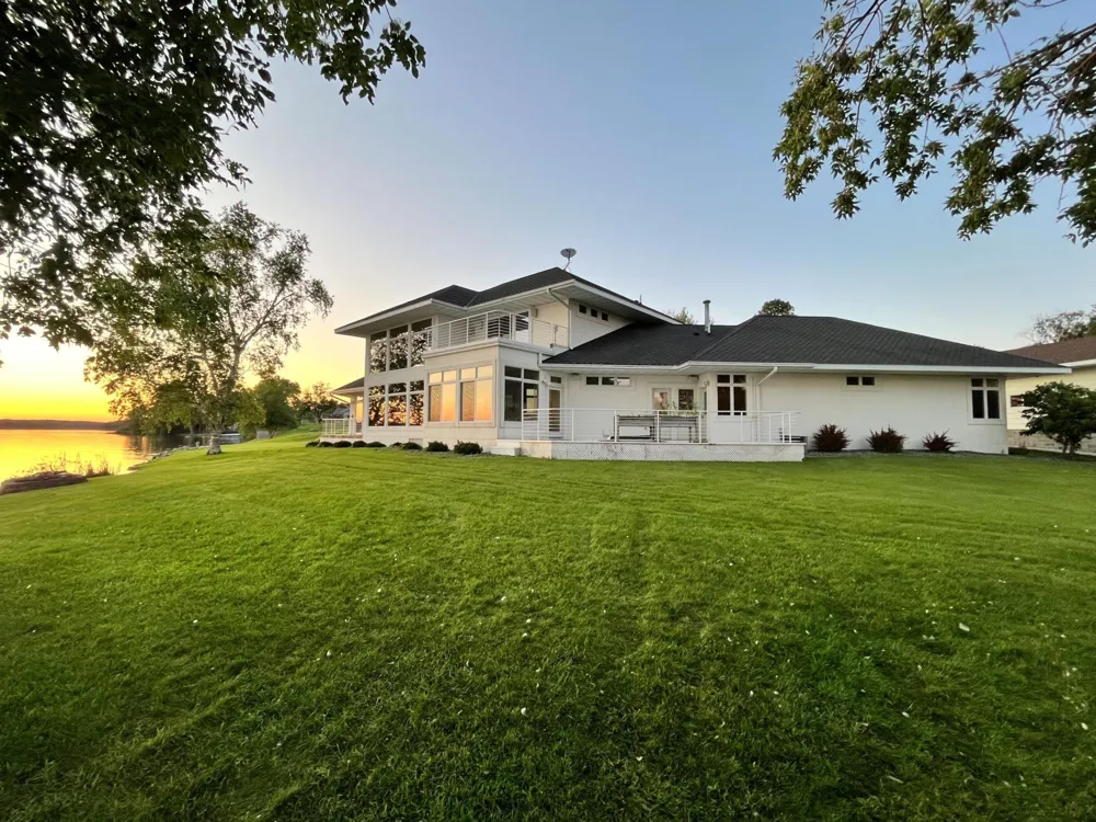 553 Lake Street Sauk Centre, MN 56378