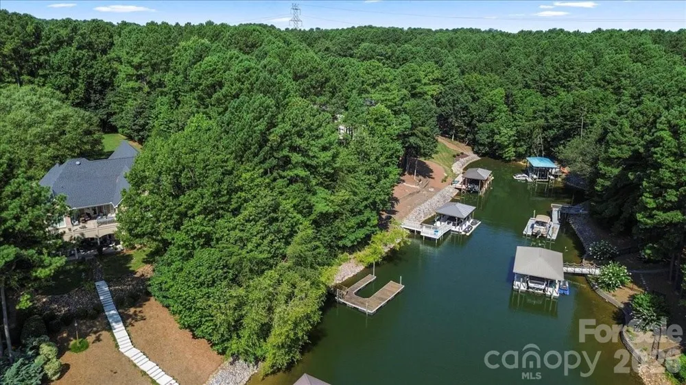 9178 Fair Oak Drive Sherrills Ford, NC 28673