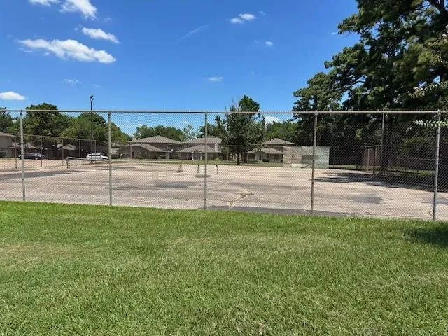 5662 Birchmont Drive #A Houston, TX 77091