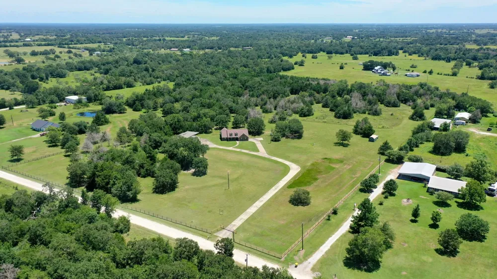 9945 Oxford Cemetery Road Madisonville, TX 77864