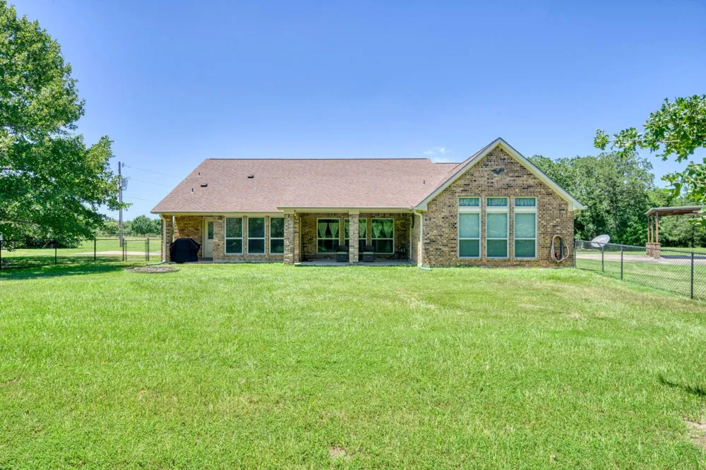 9945 Oxford Cemetery Road Madisonville, TX 77864
