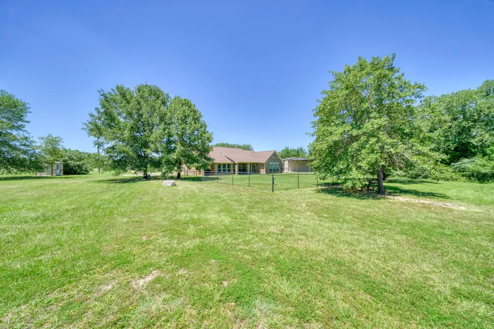 9945 Oxford Cemetery Road Madisonville, TX 77864