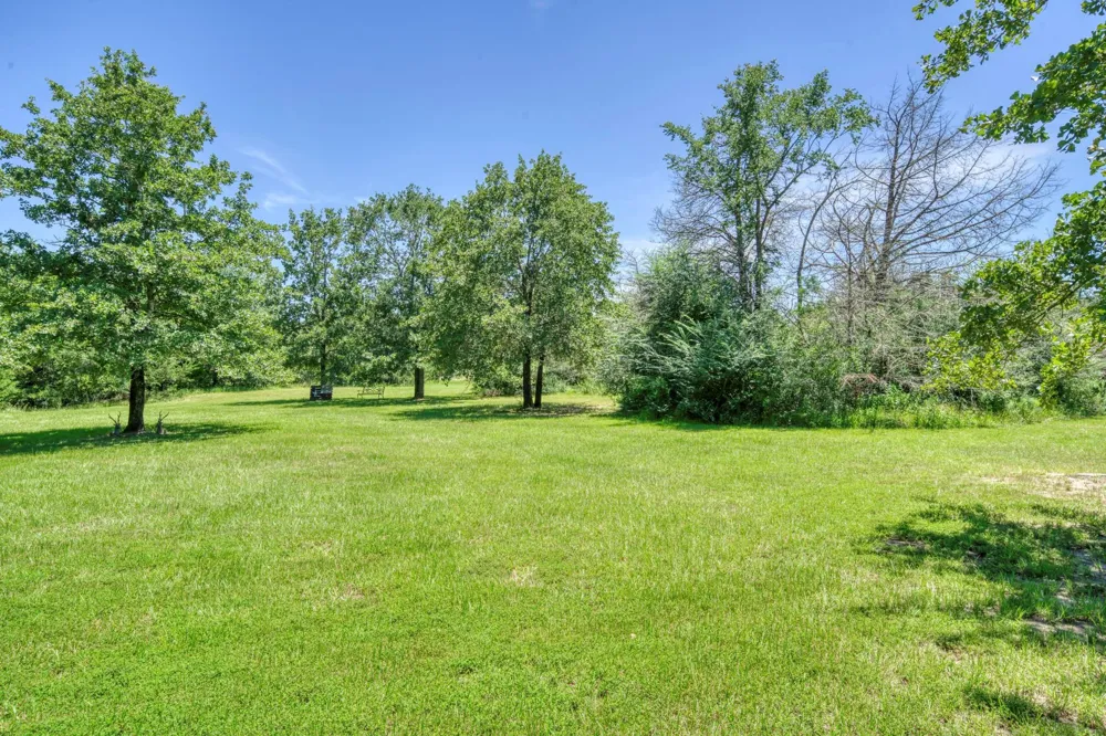 9945 Oxford Cemetery Road Madisonville, TX 77864