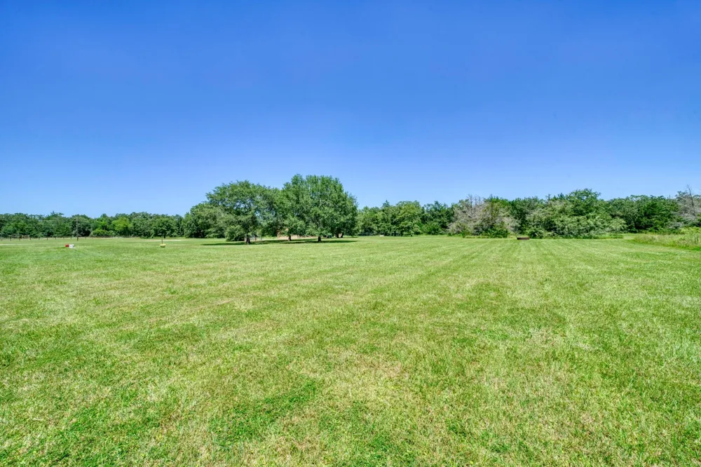 9945 Oxford Cemetery Road Madisonville, TX 77864