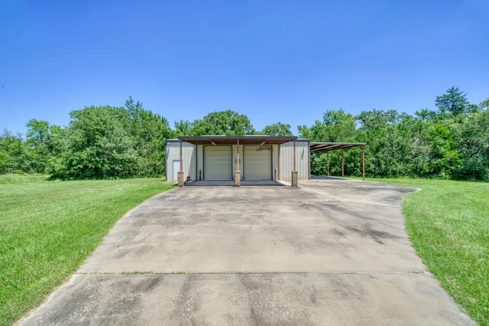 9945 Oxford Cemetery Road Madisonville, TX 77864