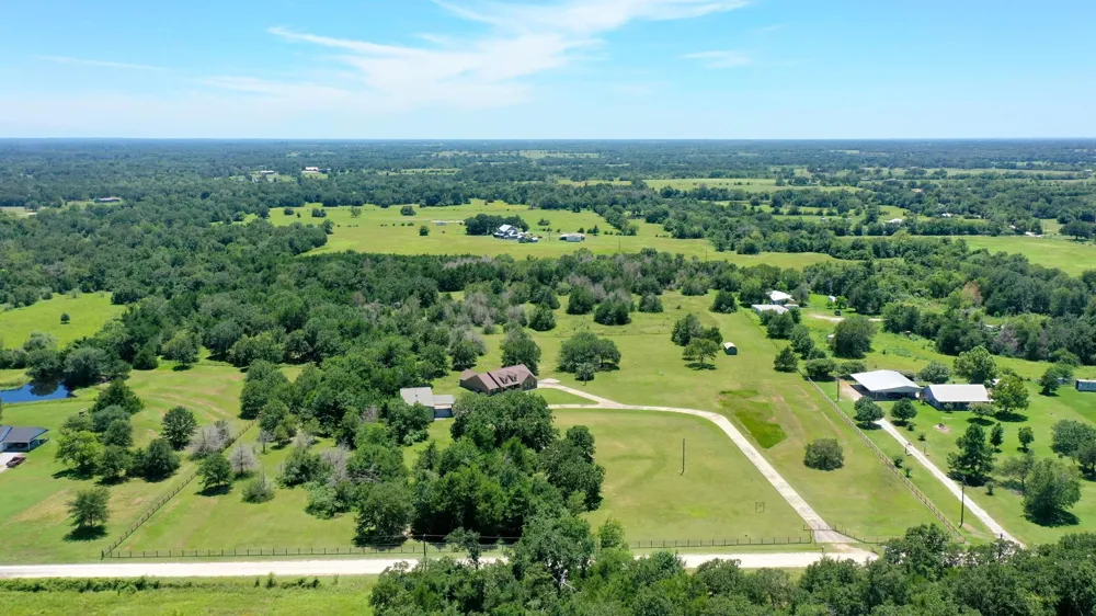 9945 Oxford Cemetery Road Madisonville, TX 77864
