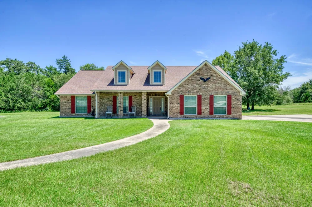 9945 Oxford Cemetery Road Madisonville, TX 77864