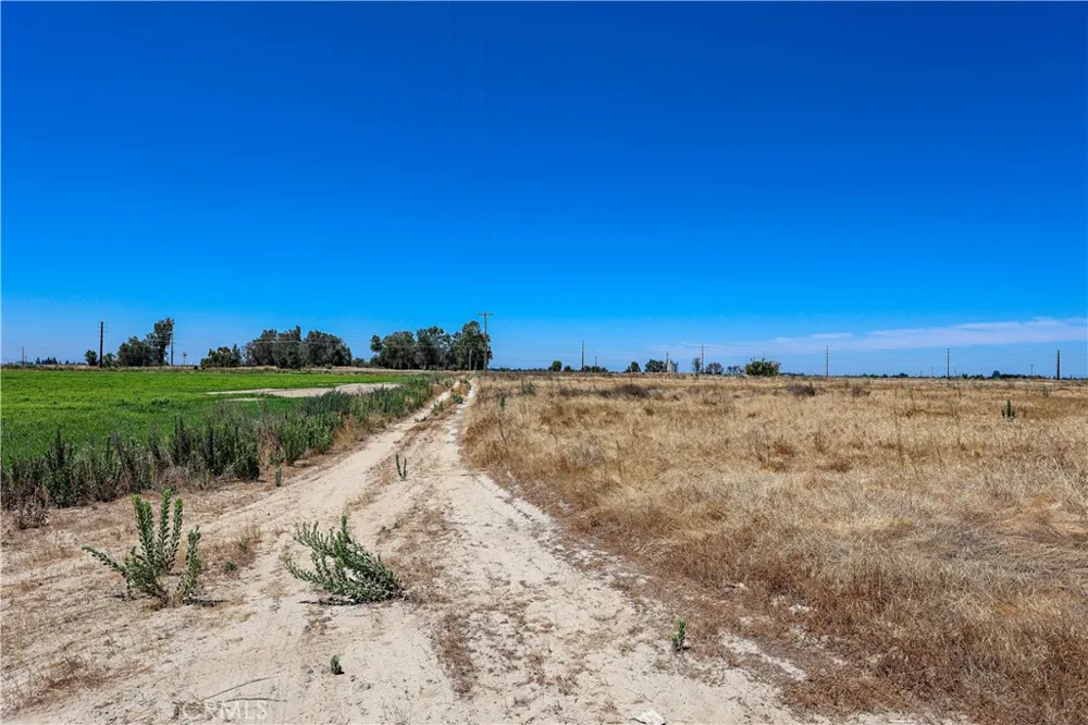 1777 Bird Livingston, CA 95334