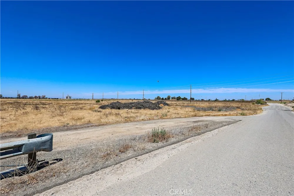 1777 Bird Livingston, CA 95334