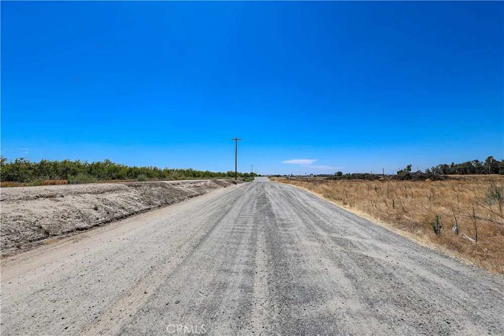 1777 Bird Livingston, CA 95334