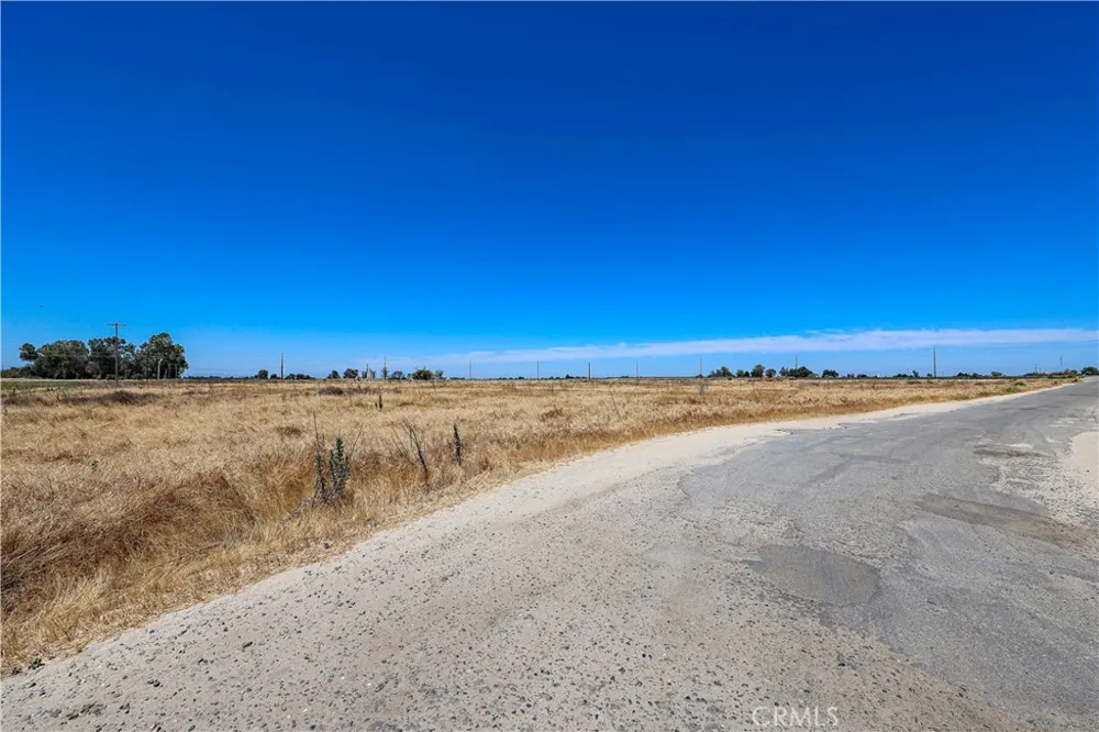 1777 Bird Livingston, CA 95334
