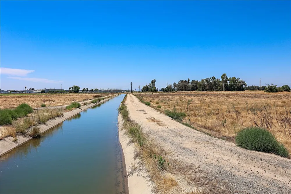 1777 Bird Livingston, CA 95334