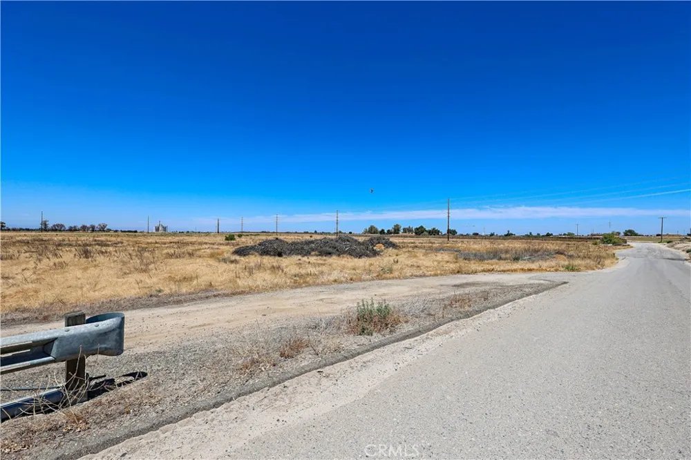 1777 Bird Livingston, CA 95334