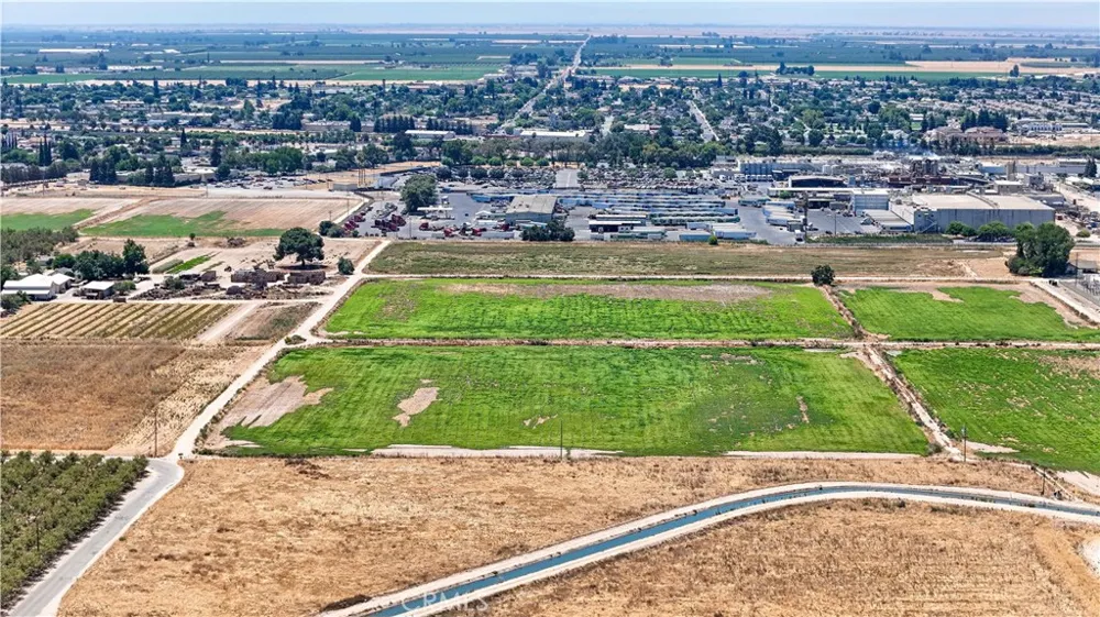 1777 Bird Livingston, CA 95334