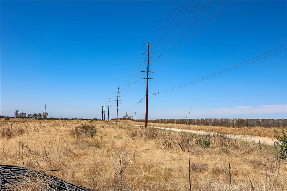 1777 Bird Livingston, CA 95334