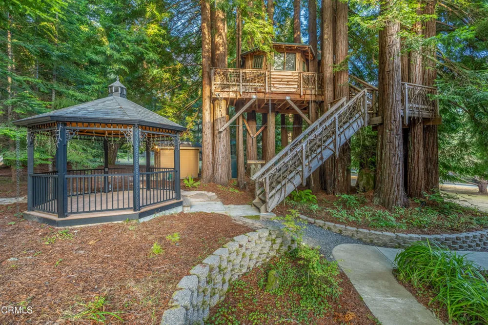 16611 Pearl Ranch Road Fort Bragg, CA 95437