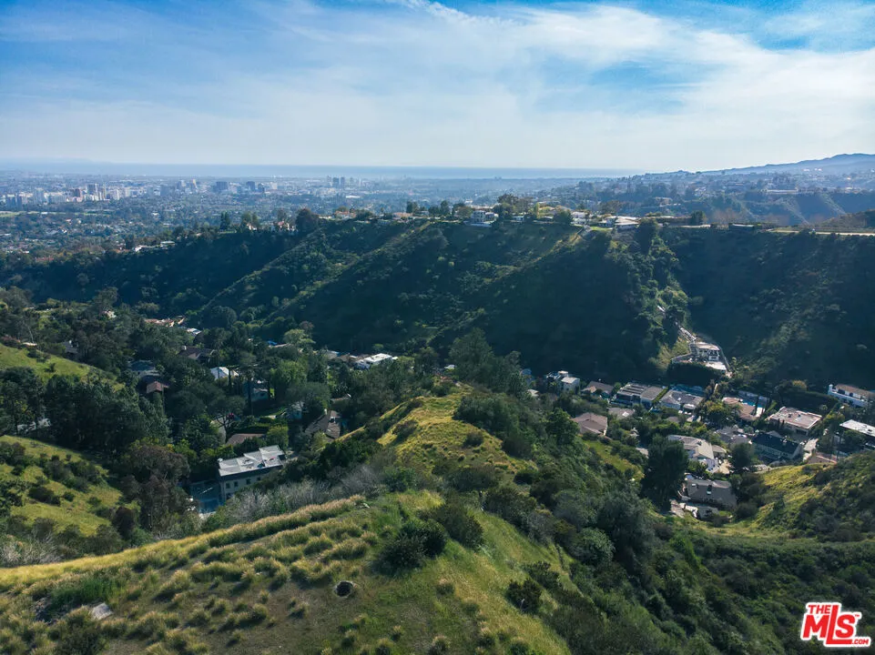 1785 Summitridge Drive Beverly Hills, CA 90210