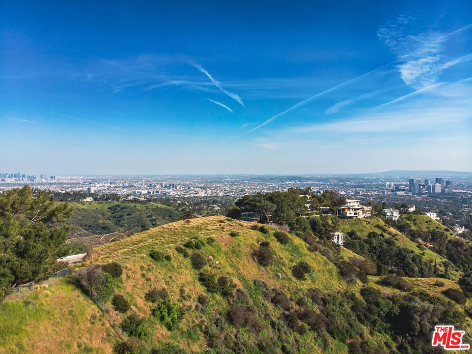 1785 Summitridge Drive Beverly Hills, CA 90210