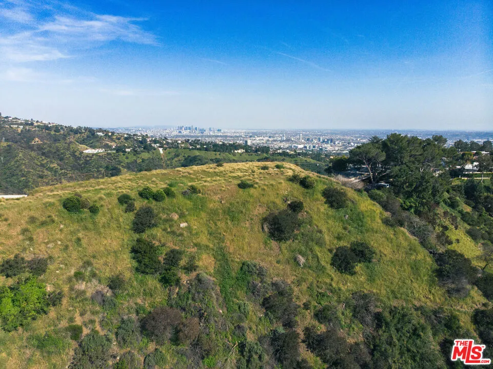 1785 Summitridge Drive Beverly Hills, CA 90210