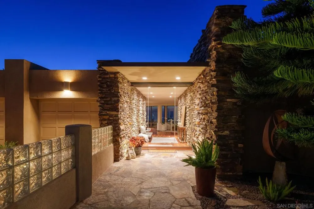 779 Barbara Ave Solana Beach, CA 92075