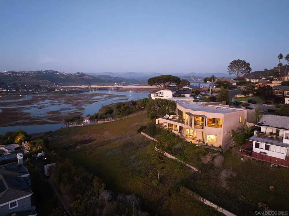 779 Barbara Ave Solana Beach, CA 92075