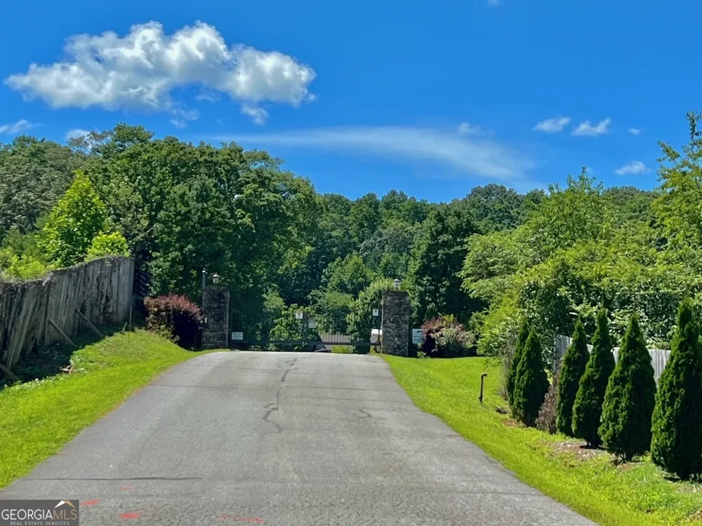 64 Meadow Brooke DR Young Harris, GA 30582