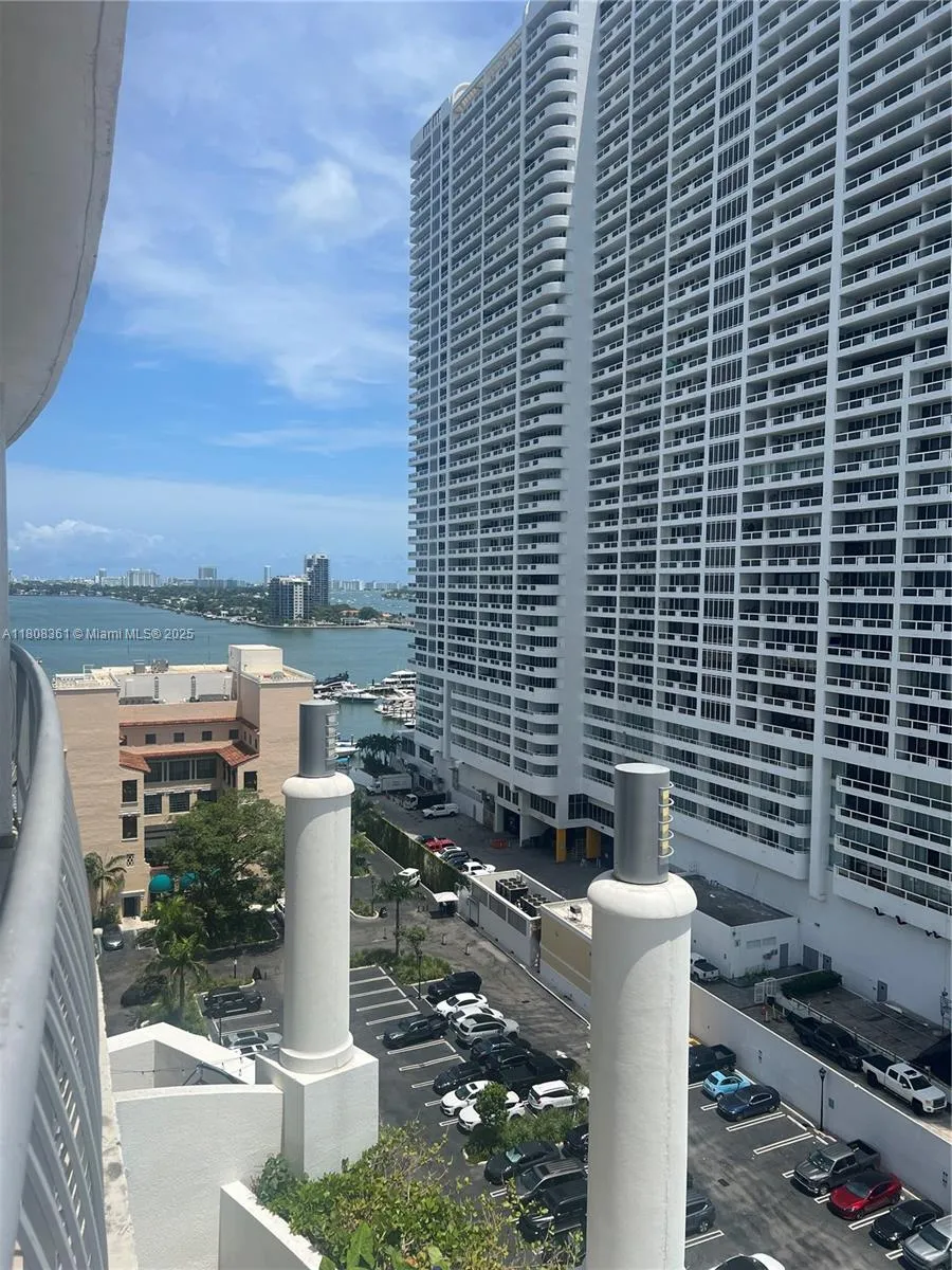 1750 Bayshore Dr #1410 Miami, FL 33132