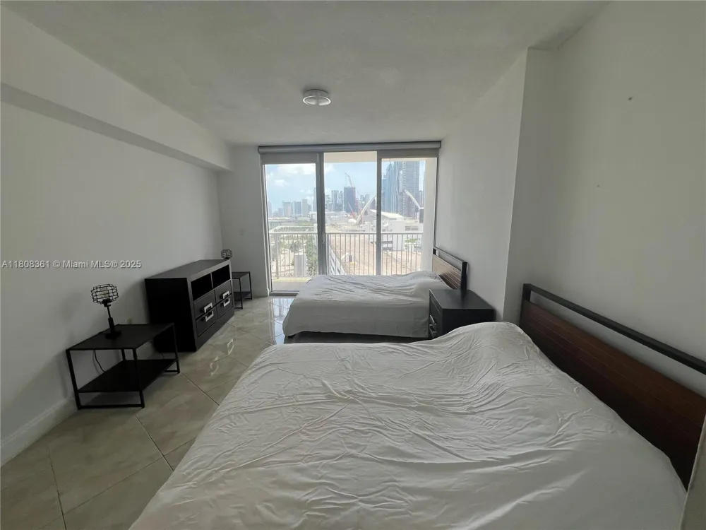 1750 Bayshore Dr #1410 Miami, FL 33132