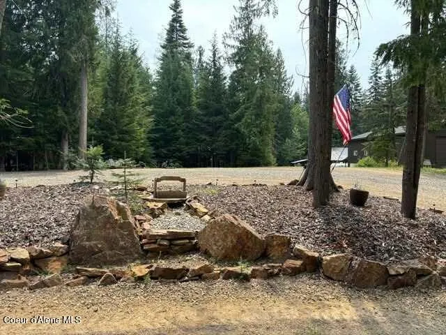 467 Arnold Drive Coolin, ID 83821