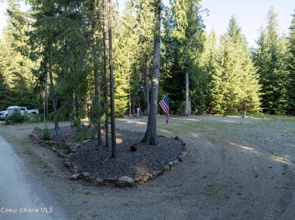 467 Arnold Drive Coolin, ID 83821